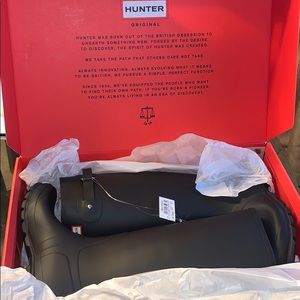 NWT WOMEN’S Size 9 Authentic Hunter boots/BlK